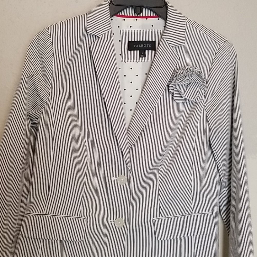 Talbots size 2 white/blue seersucker blazer